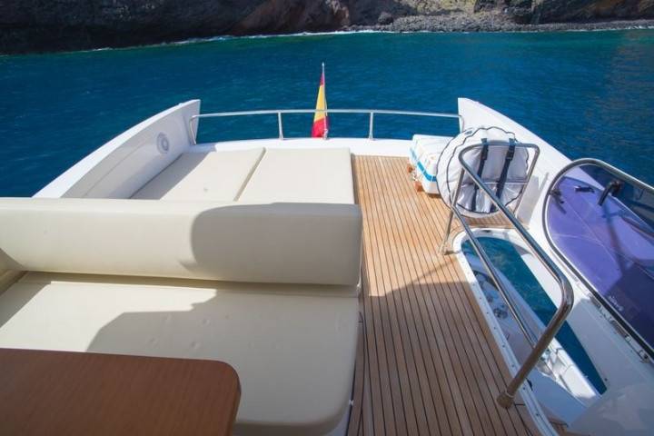 Luxury Yacht Rental in Tenerife with Azimut 60 - 200  