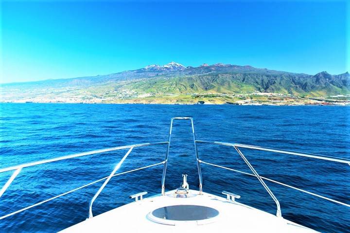 Tenerife Luxury Yacht Rental with  ASTONDOA 40 OPEN - 172  