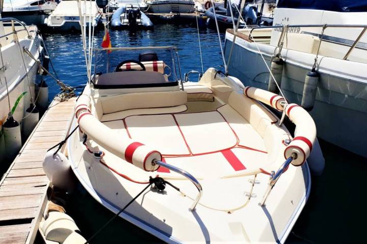 Alquiler de barco sin patrón ni licencia en Tenerife Sur - 377  