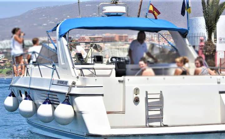 Alquiler de yate a motor en Tenerife para 12 pasajeros con Fairline 42 - 426  