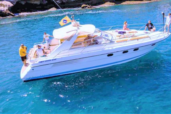 Alquiler de yate a motor en Tenerife para 12 pasajeros con Fairline 42 - 427  