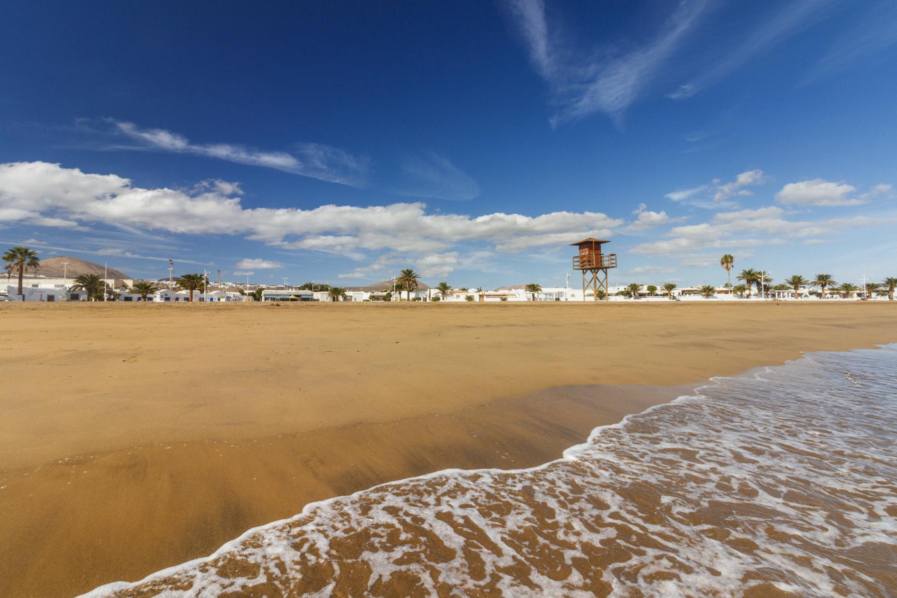 arena dorada Playa de Guacimeta