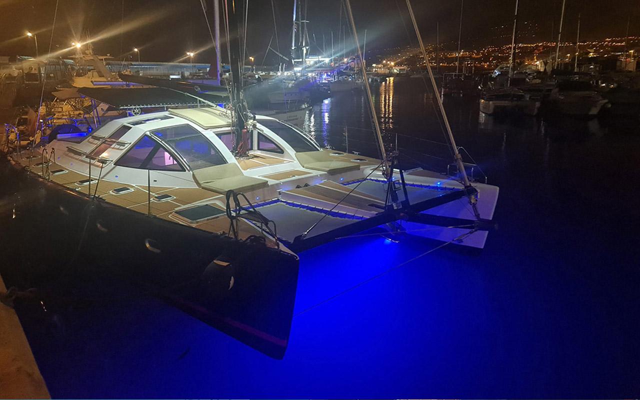 Abrazo Katamaran Puerto Colon Costa Adeje - Privater Katamaran Ausflug