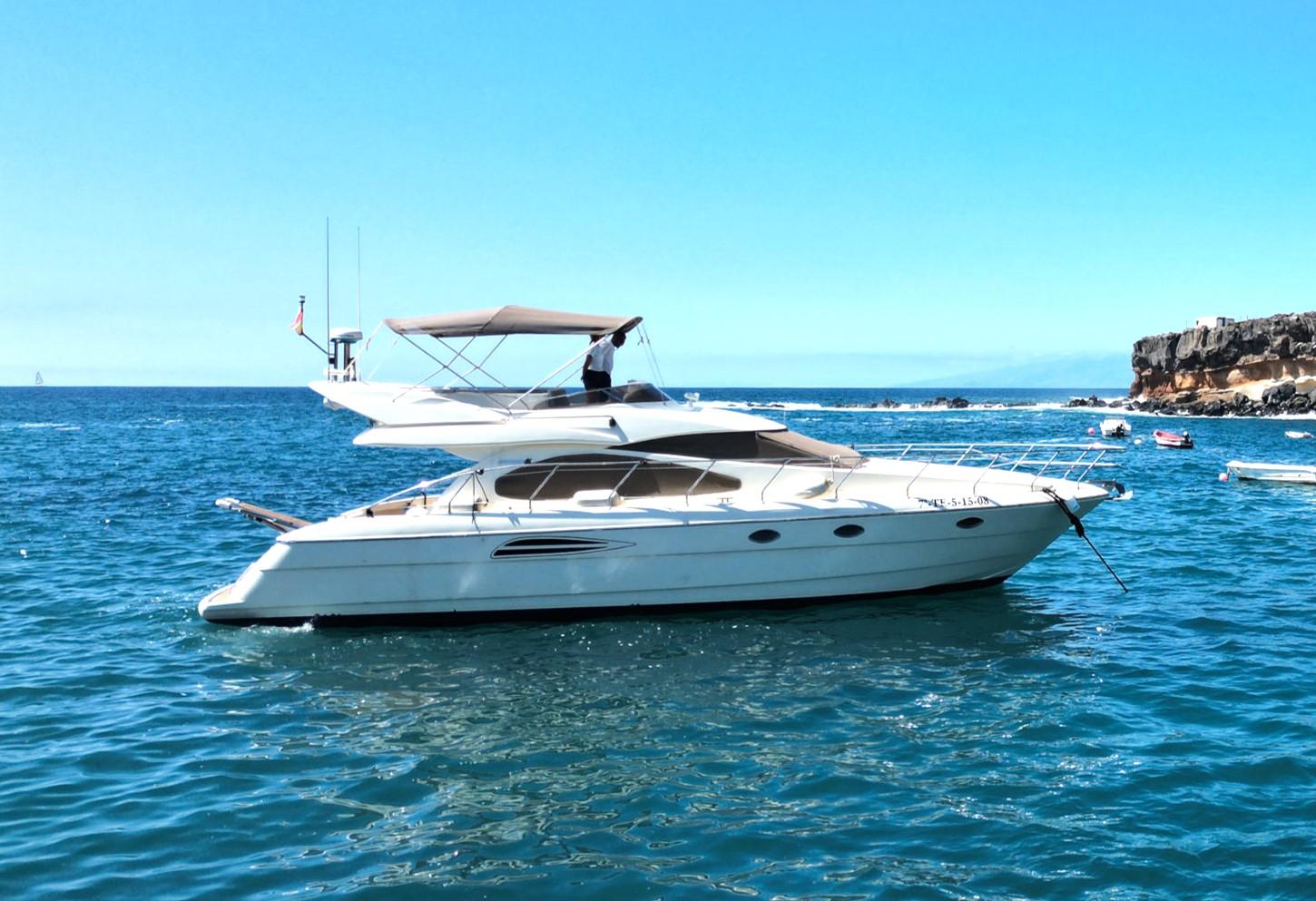 Luxury yacht in Tenerife for a private cruise