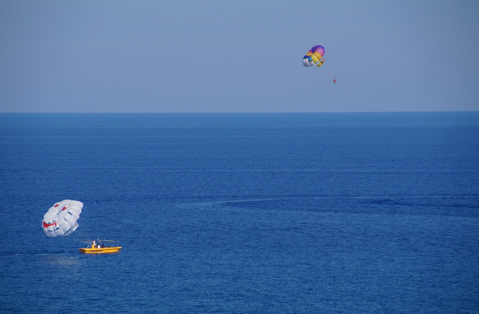 Parasailing a Tenerife