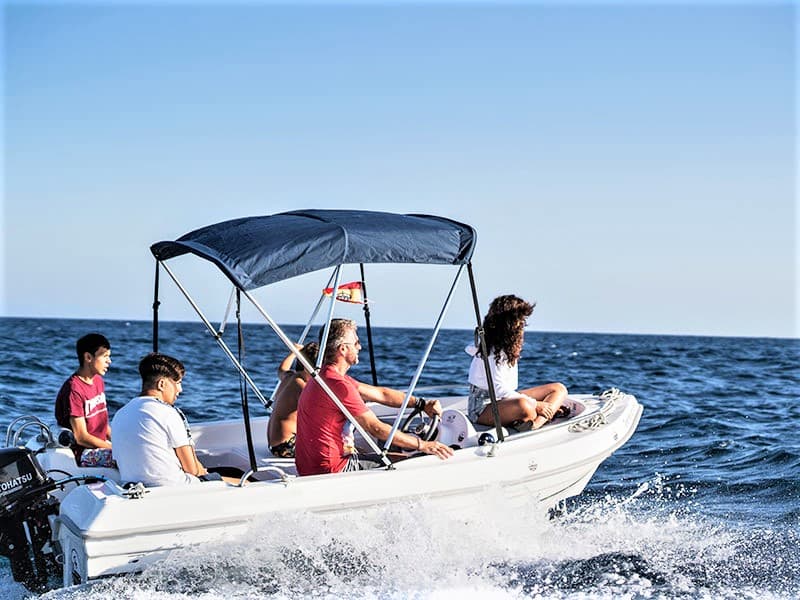 small motor boat rental with or without captain no license required (1)